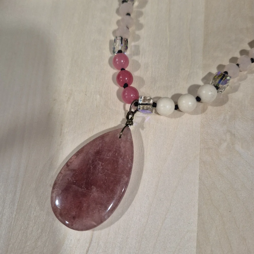 🩷🖤NEW🩷🖤 ELEGANT!! STRAWBERRY QUARTZ BoHo Sweater Necklace